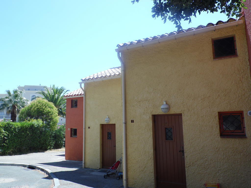 Village Vacances Le Lion De Mer Saint-Raphaël Exterior foto